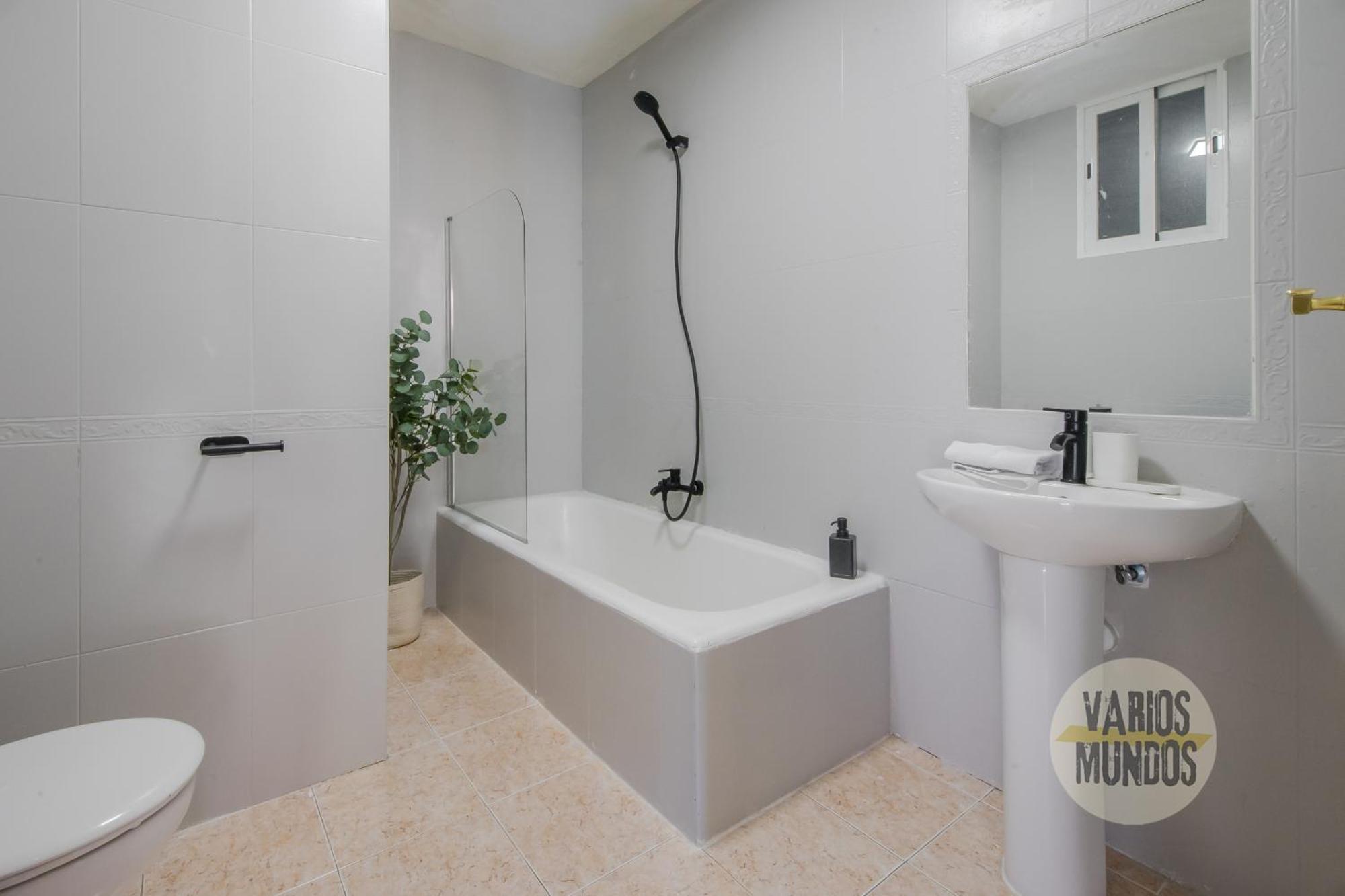 Appartamento Amplio Y Centrico 9pax En La Latina Madrid
